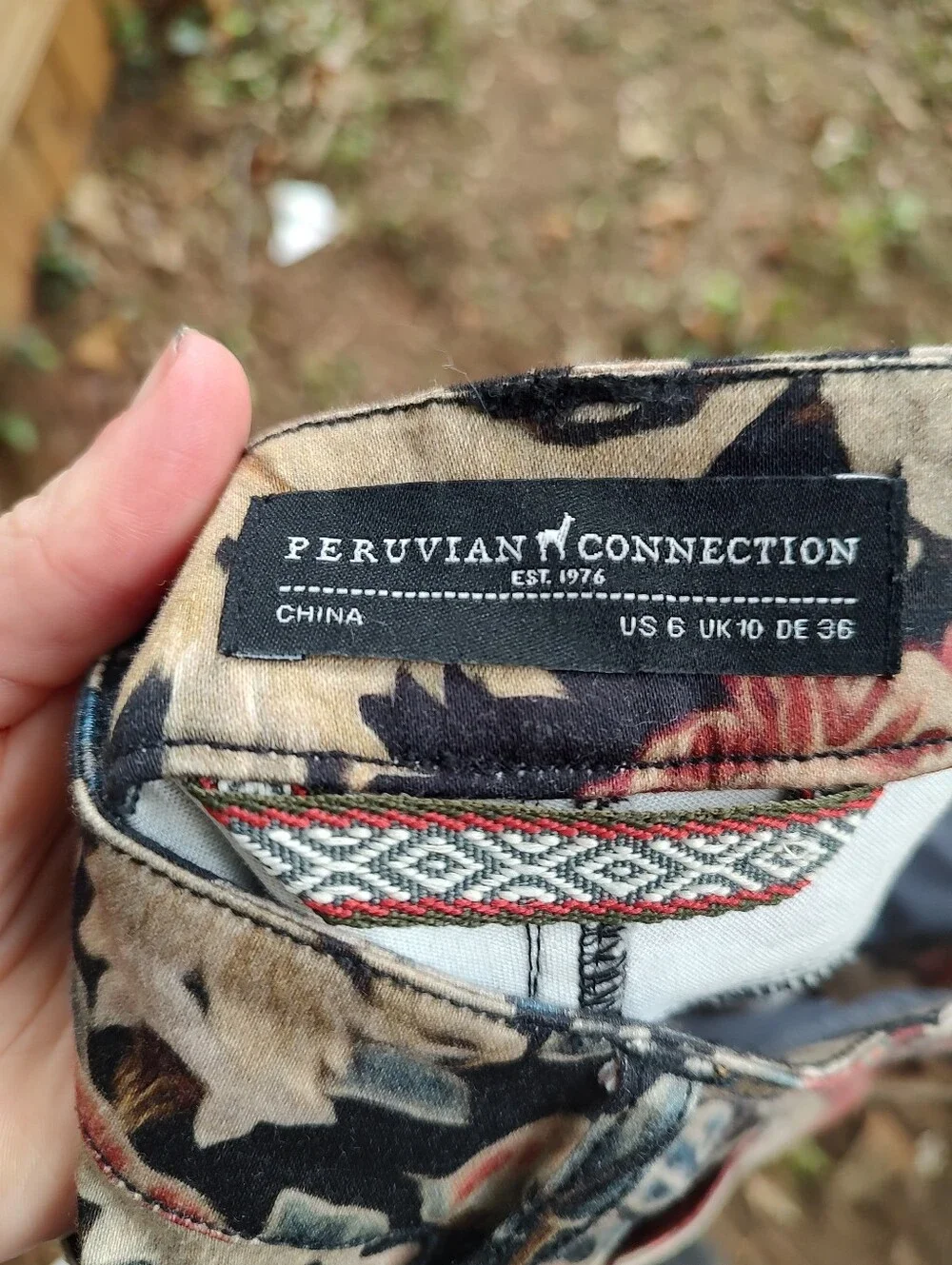🏵️ Peruvian Connection Slim Cotton Floral Pants Size 6